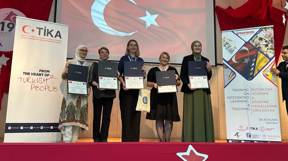 Tika İşbirliği İle Kardeş Okul Projesi Kapsamında Bosna Hersek'ten Gelen Öğretmenlerimize Belge Takdimi